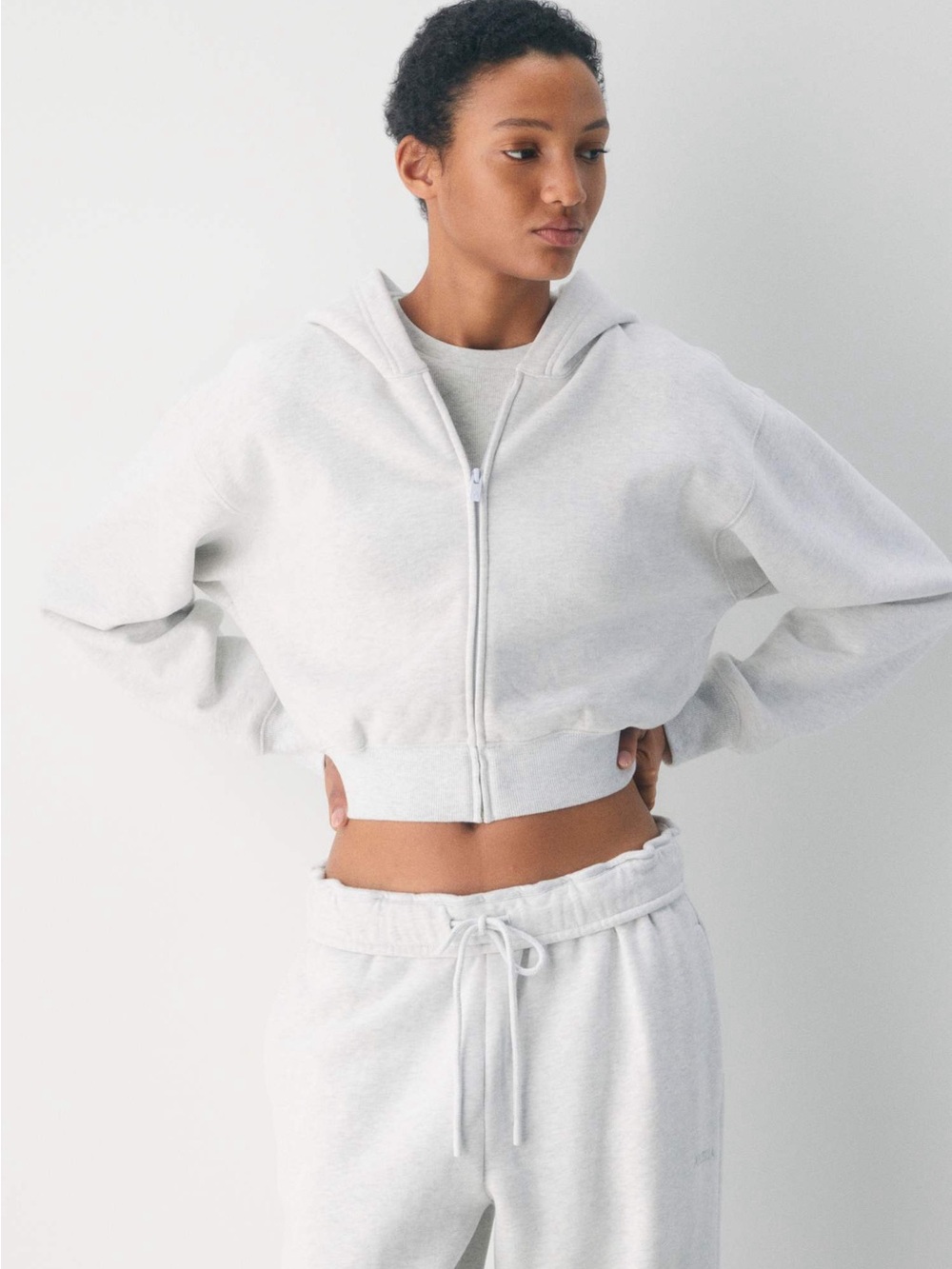 Aritzia Sweatfleece Cozy Fleece White Hooded Zip Up Cropped Jacket Size Small